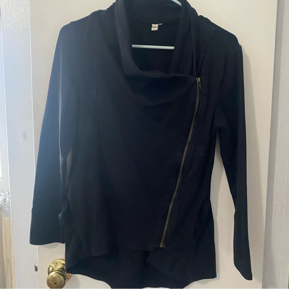 Black sweater with zipper